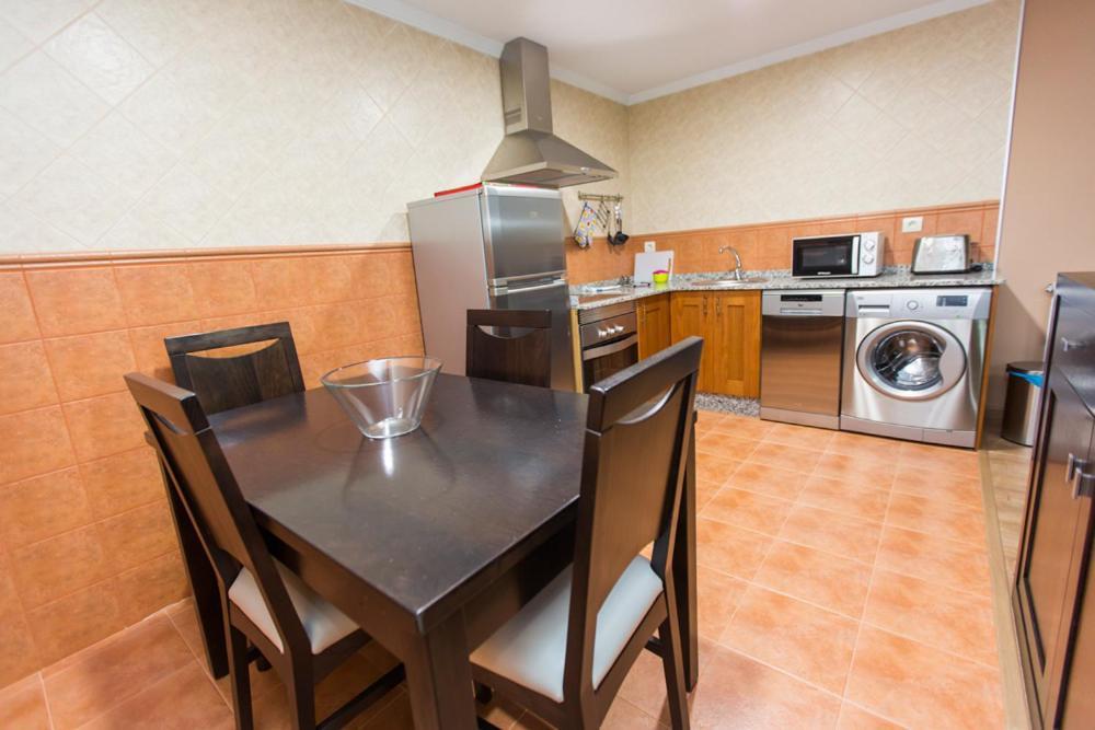 Apartamentos Casa Mateo Navia Kültér fotó